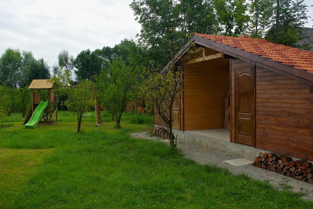 Casuta Cu Prieteni Cornu de Jos Номер фото