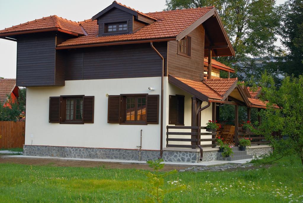 Casuta Cu Prieteni Cornu de Jos Номер фото